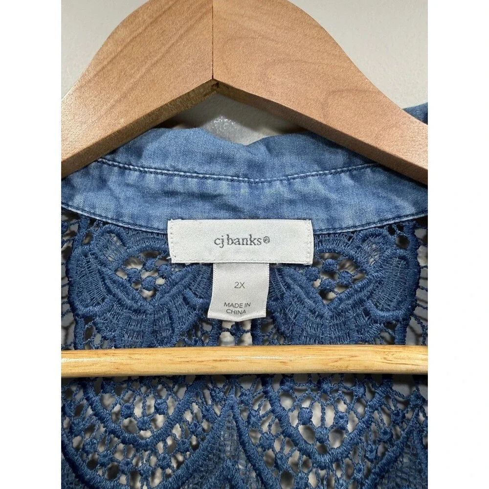 CJ BANKS Womens Plus 2X Blue Denim 3/4 Sleeve Collared Tunic Blouse Back Lace - Picture 2 of 12